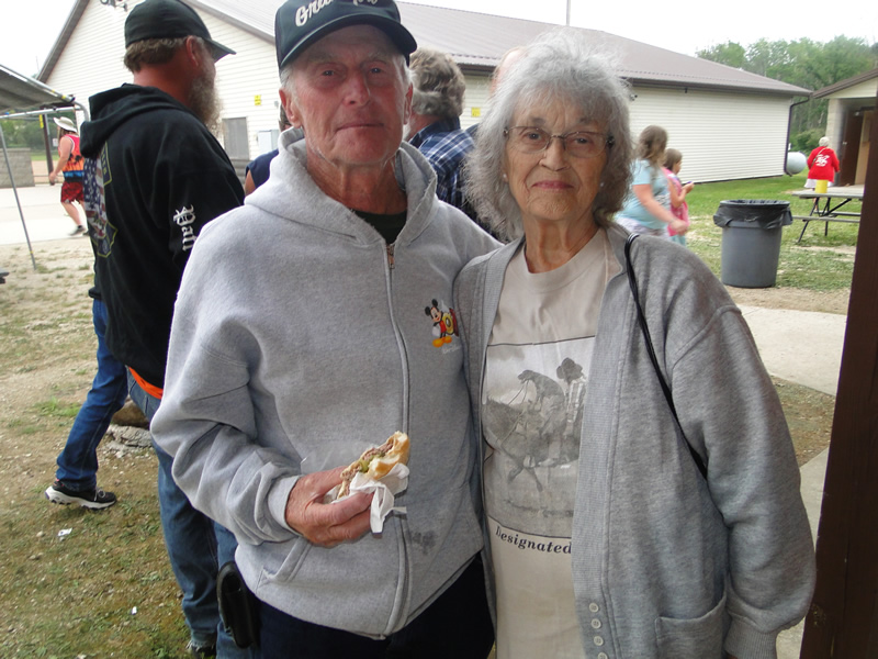 /pictures/CornRoast2022/DSC07360.jpg