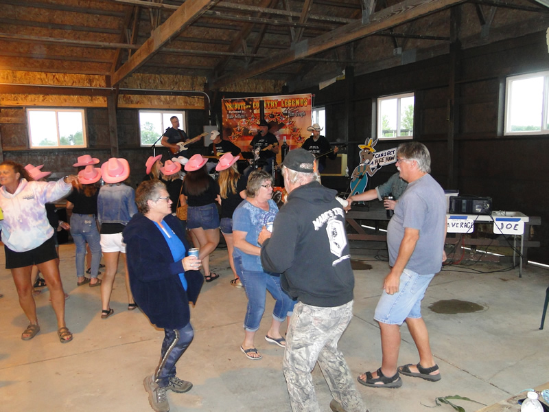 /pictures/CornRoast2022/DSC07362.jpg