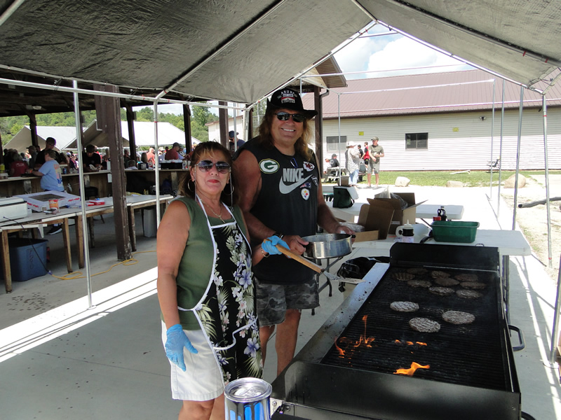 /pictures/CornRoast2023/DSC07476.jpg