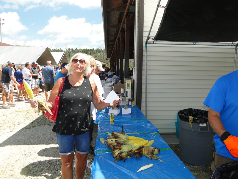/pictures/CornRoast2023/DSC07487.jpg