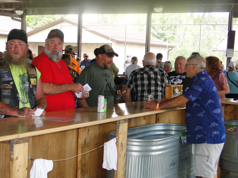 /pictures/CornRoast2023/DSC07494.jpg