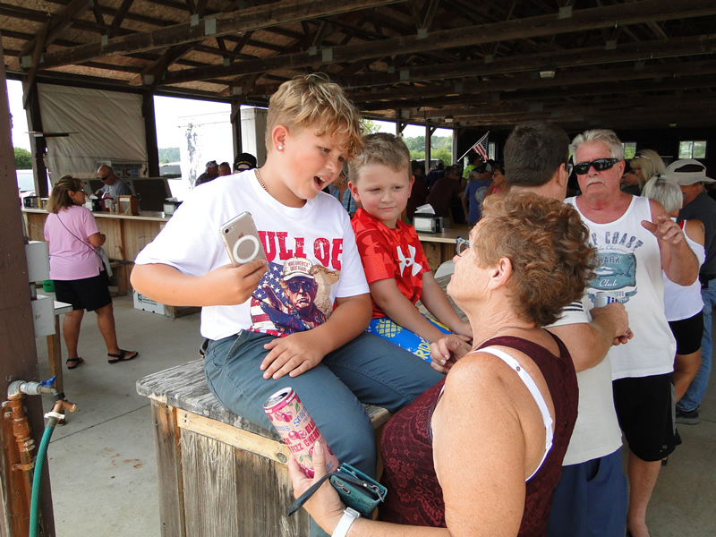 /pictures/CornRoast2025/DSC07905.jpg